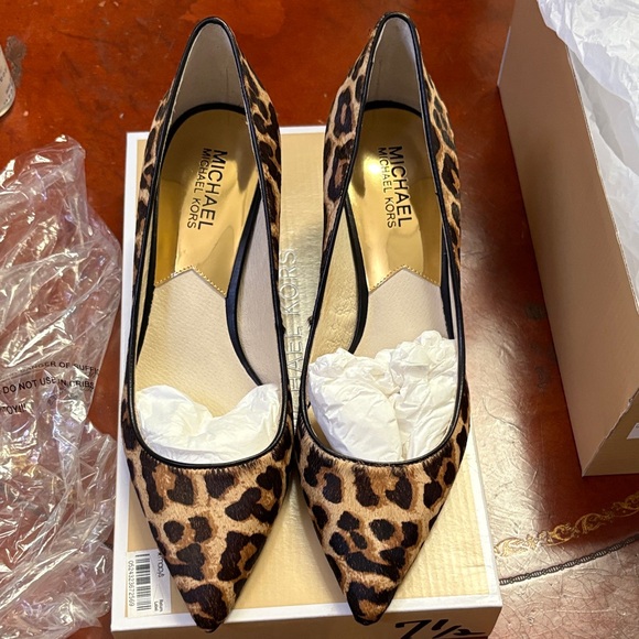MICHAEL Michael Kors WK-Flex Kitten Pump - Picture 1 of 8